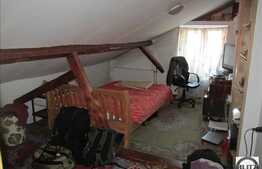 Vanzare apartament 2 camere, 34 mp utili, zona Decebal, cu scara interioara