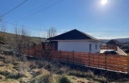 Casa individuala 120 mp, 700 mp teren, cu CF, zona Dezmir