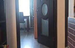 Apartament 3 camere, 67 mp, semidecomandat, zona Astra