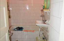 Apartament 2 camere, 44 mp, etaj intermediar, parcare, zona centrala