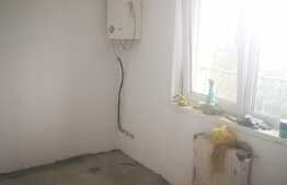 Apartament de 2 camere, 48 mp, semidecomandat, balcon spațios, zona Astra