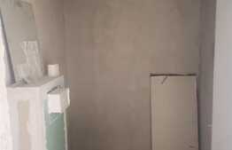 Apartament de 2 camere, 48 mp, semidecomandat, balcon spațios, zona Astra