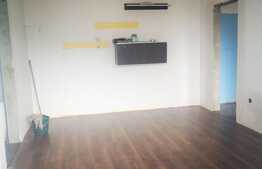 Apartament de 2 camere, 48 mp, semidecomandat, balcon spațios, zona Astra