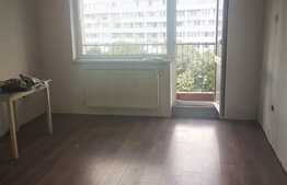 Apartament de 2 camere, 48 mp, semidecomandat, balcon spațios, zona Astra