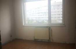 Apartament de 2 camere, 48 mp, semidecomandat, balcon spațios, zona Astra