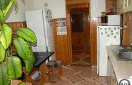 Apartament 3 camere decomandate, etaj intermediar, zona strazii dejului