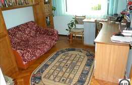 Apartament 3 camere decomandate, etaj intermediar, zona strazii dejului