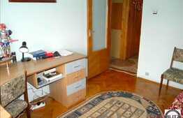 Apartament 3 camere decomandate, etaj intermediar, zona strazii dejului