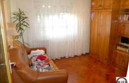 Apartament 3 camere decomandate, etaj intermediar, zona strazii dejului