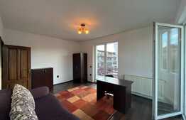 Apartament 2 camere, 50 mp, 3 balcoane, parcare, zona Eroilor