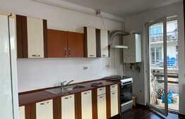 Apartament 2 camere, 50 mp, 3 balcoane, parcare, zona Eroilor