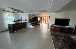 Casa la cheie, 300 mp utili, teren 2400 mp, Apahida