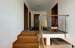 Casa la cheie, 300 mp utili, teren 2400 mp, Apahida