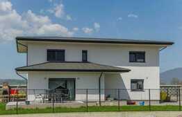 Casa 4 camere,suprafata utila 135mp , teren 610 mp Cristian