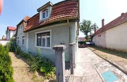 Casa 5 camere, 140 mp, 384 mp teren, zona Centrul Civic