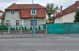 Casa 5 camere, 140 mp, 384 mp teren, zona Centrul Civic