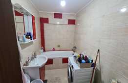 Apartament 2 camere, etaj intermediar, balcon 9 mp, zona Terra