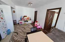 Apartament 2 camere, etaj intermediar, balcon 9 mp, zona Terra