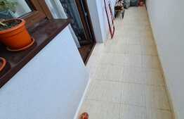 Apartament 2 camere, etaj intermediar, balcon 9 mp, zona Terra