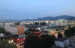 Apartament 4 camere 112 mp zona Tractorul 