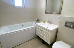 Apartament 3 camere, lux, 57mp, gradina, parcare, zona Stadionului