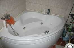 Apartament cu 2 camere decomandate, 56 mp, plus garaj, zona Baumax