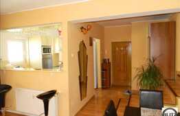 Apartament cu 3 camere, decomandat, spatios, cu finisaje moderne