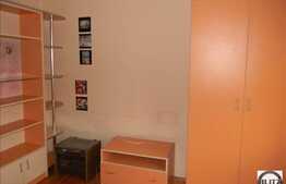 De vanzare 4 camere decomandate, 80 mp, 2 balcoane, zona strazii Plopilor!