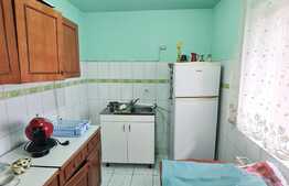 Garsoniera decomandata, 33 mp utili, etaj intermediar, zona Sub Cetate