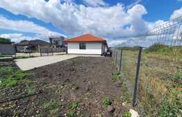 Casa cocheta plan parter, 90mp utili, 350mp teren, zona linistita, Stupini