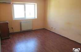 1 camera, 42 mp, decomandat, zona strazii Lombului!