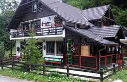 Casa de 6 camere, 320 mp, teren 700 mp, zona Bran