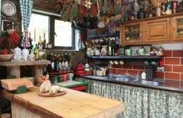 Casa de 6 camere, 320 mp, teren 700 mp, zona Bran