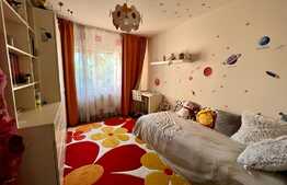 Apartament de 4 camere, 80 mp, etaj intermediar, zona Titulescu