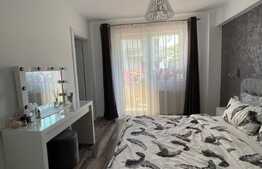 Apartament 3 camere, 70 mp, etaj intermediar, zona Vivo