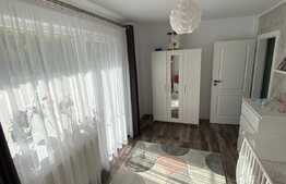 Apartament 3 camere, 70 mp, etaj intermediar, zona Vivo