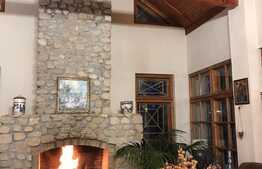 Vila cu 7 camere, 400 mp, teren 3500mp, zona Bran