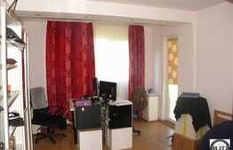 Vanzare apartament cu 2 camere , terasa 28 mp si cu loc parcare, zona Oncos