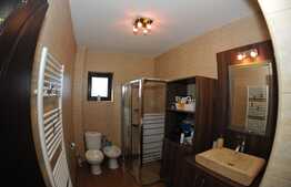 Casa individuala, 4 camere, living, 213 mp, teren 800mp, Carpiniș