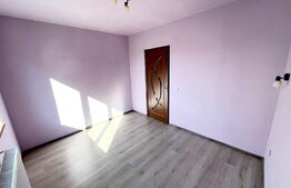Apartament de 3 camere, decomandat, 66 mp, parcare, gradina, zona Terra