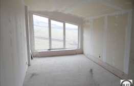 Apartament cu 3 camere, 88 mp + POD de 32 mp! Zona aerisita! Semifinisat!