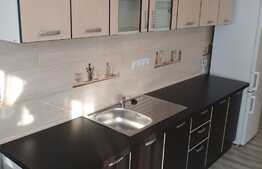 Apartament 3 camere, 70mp, parcare, zona Terra