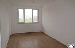 Apartament 3 camere de vanzare, 78.56 mp utili, zona V. Garbaului, cu garaj