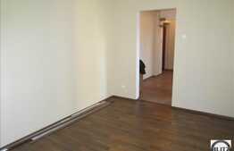 Vanzare apartament 4 camere, 81 mp utili, zona Piata Flora, cu boxa