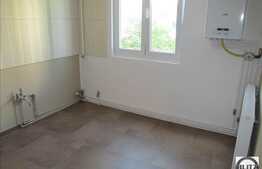 Vanzare apartament 4 camere, 81 mp utili, zona Piata Flora, cu boxa