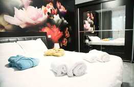 Apartament lux 2 camere, 74 mp, parcare, Zona Republicii!