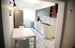 Apartament lux 2 camere, 74 mp, parcare, Zona Republicii!