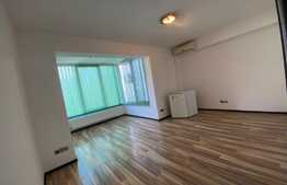 Spatiu de birou, 100 mp, loc de parcare, zona Podul Garibaldi