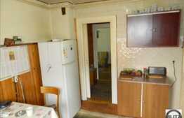 Vanzare apartament cu 3 camere, decomandat, 64 mp zona Kaufland