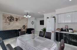 Apartament de 3 camere, 71 mp, 2 parcari, zona Regal